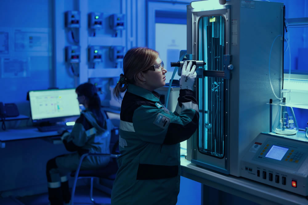 SIBUR kendi geliştirmiş olduğu renkli borular için polietilen malzemenin testini gerçekleştiriyor