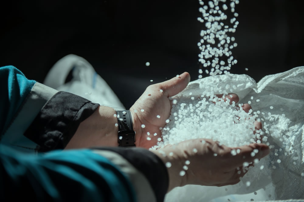 Малеиновый ангидрид: от строительства и нефтедобычи до фармацевтики