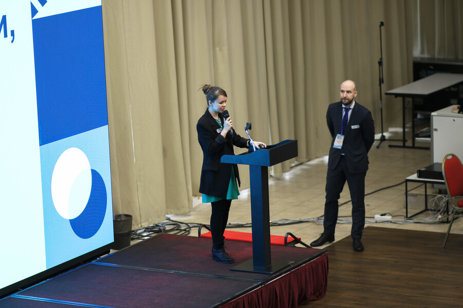 Елена Мальцева, главный эксперт маркетинга отрасли «Упаковка», и Сергей Давидов, старший менеджер «Цифровой маркетинг», рассказали об отраслевом развитии полимерных решений, видении рынка, возможных точках роста. 