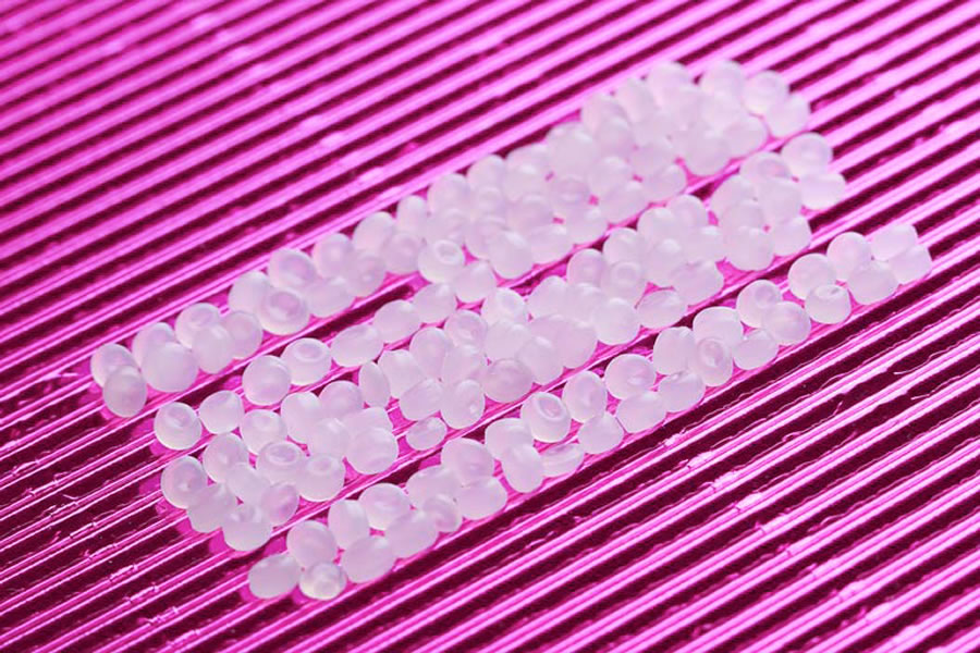 СИБУР предложил несколько марок полипропилена и полиэтилена для производства конечной продукции в ключевых отраслях потребления полимеров, в частности для изготовления различных типов упаковки. 