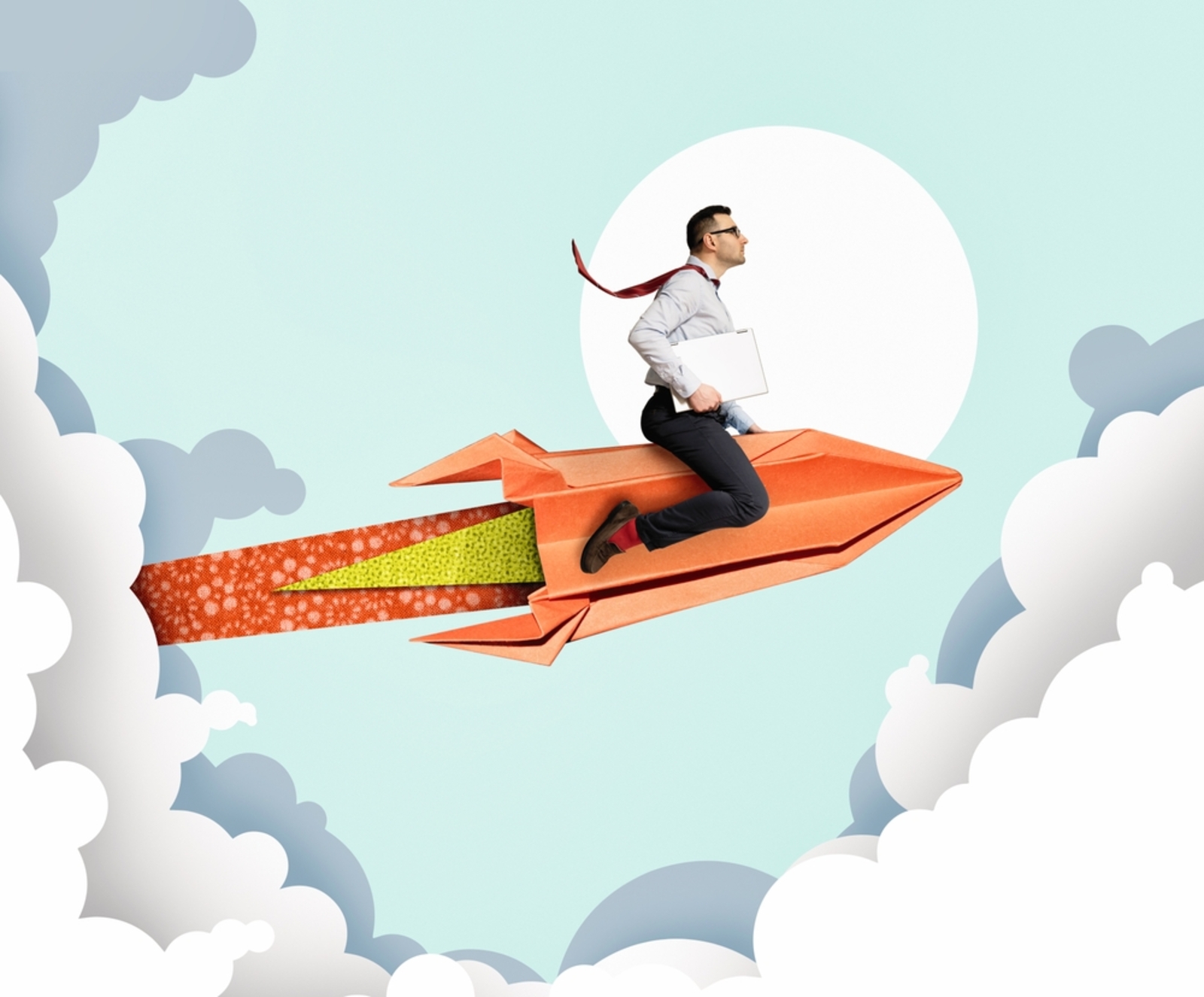 Региональные власти через специализированные экспортные центры помогают предпринимателям организовать процесс размещения товара на маркетплейсах и частично возмещают затраты, связанные с началом работы.  