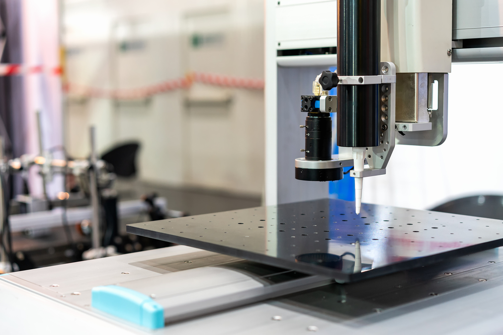 Из всего спектра применения термоэластопластов можно выделить производство клея: в команде СИБУРа есть и компетенции, и парк оборудования, которые позволяют исследовать термоэластопласт в разных сегментах применения. 