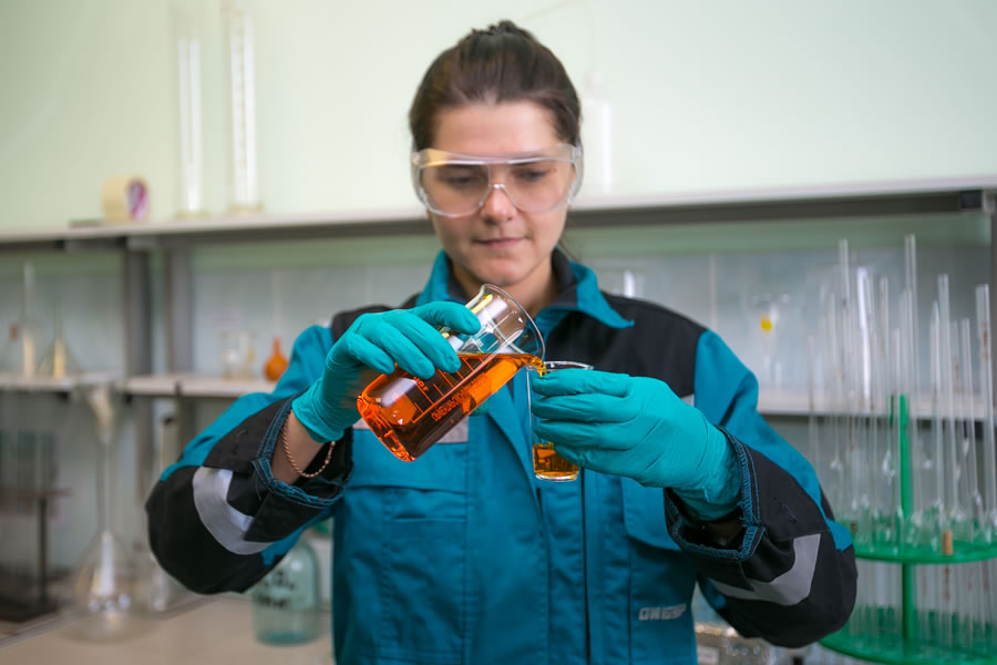 В настоящий момент на Красноярском заводе синтетического каучука продол-жается работа по внедрению новой высокопроизводительной технологии для обеспечения растущей потребности отечественной медицинской отрасли. 