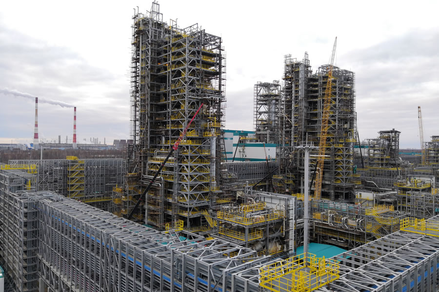 Ожидается, что в II квартале в рамках проекта начнутся пусконаладочные работы, а по итогам текущего года на омологацию клиентам будут направлены первые 10 тыс. т продукции, выпущенной с использованием дополнительного активатора.  