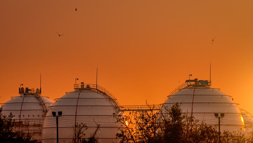 Подорожало основное сырье для производства полимеров: СУГ, получаемый из попутного нефтяного газа, и нафта. 