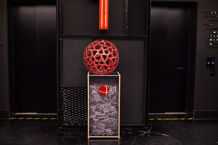 Арт-объект «Купол Да Винчи» в AZIMUT Отель Смоленская Москва. 