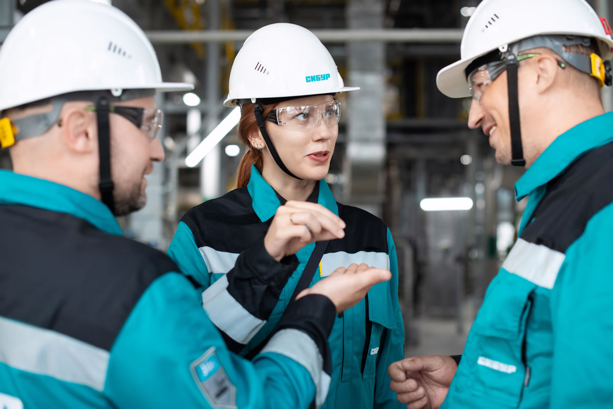 СИБУР готов поддерживать переработчиков МАН в сегментах средне- и малотоннажной химии, а также компании, локализующие производство композитных материалов на основе ненасыщенных полиэфирных смол и ангидридов. 