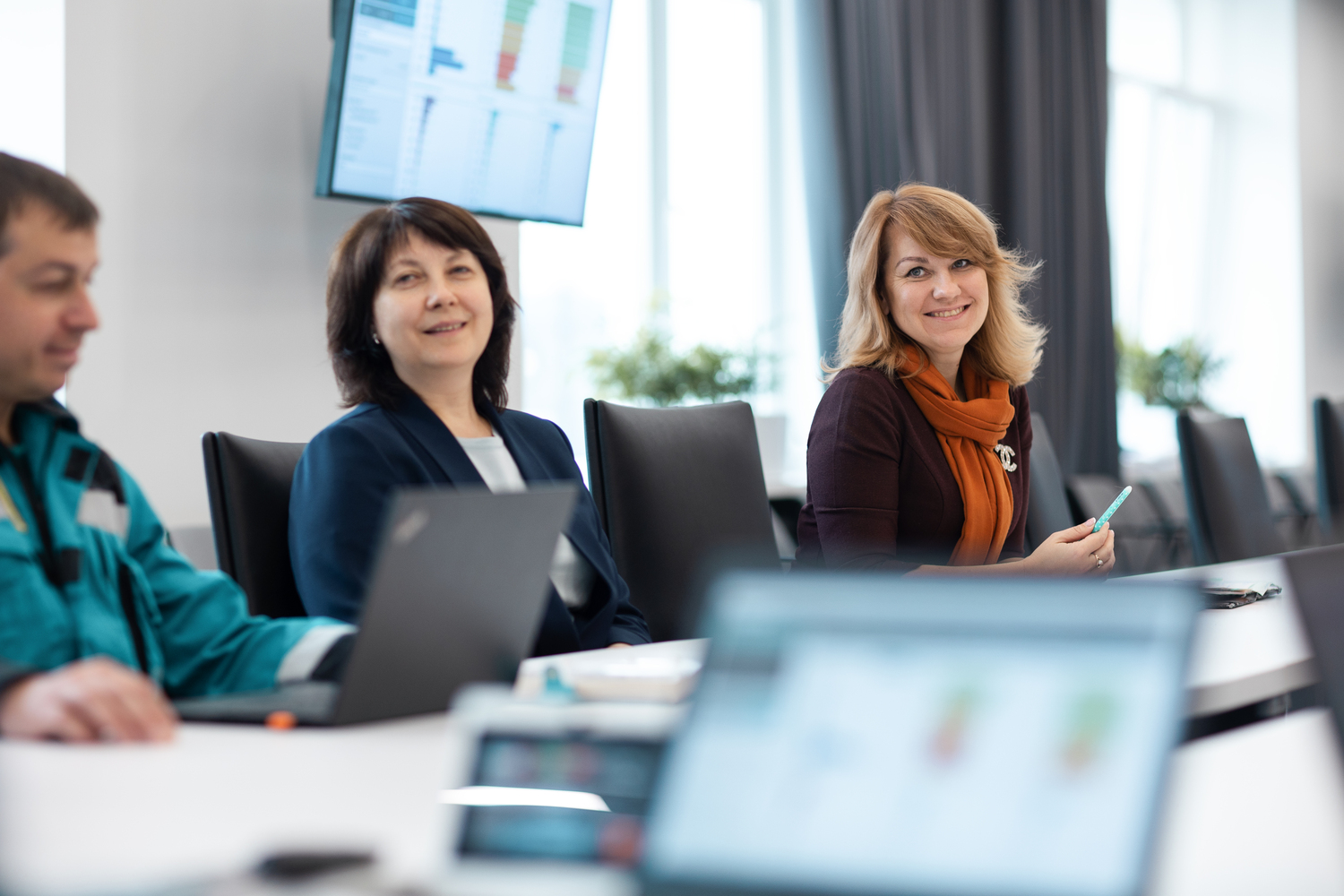 Специалисты СИБУРа готовы совместно с клиентами разрабатывать новые полимерные материалы: не только для замены продукции, недоступной из-за санкций, но и для формирования перспективных направлений отечественной промышленности. 