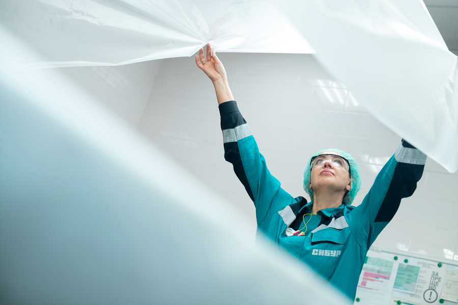 Для СИБУРа рынок РФ всегда был и остается приоритетным. Обеспечение внутреннего спроса – неотъемлемая задача каждого подразделения компании. 